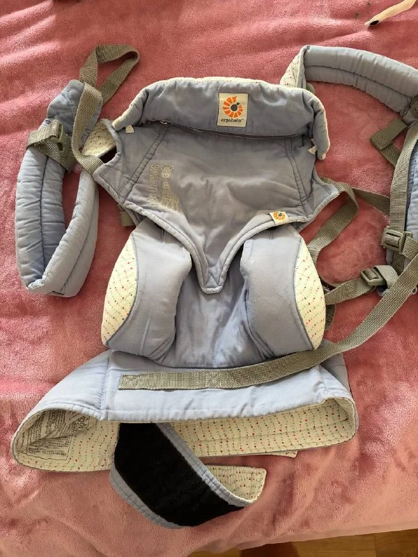 Переноска для ребенка Ergobaby с вкладышем Easy Snug