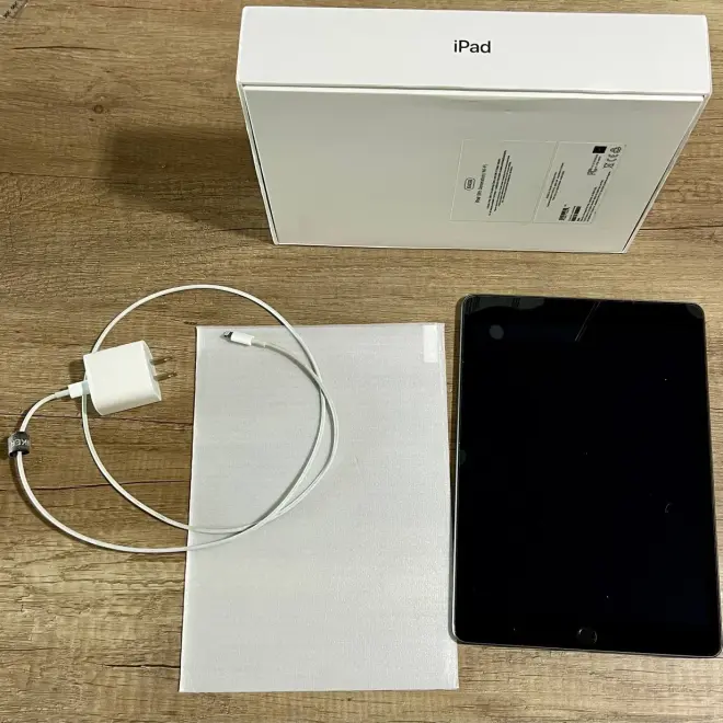 Планшет Apple iPad 9-го поколения Wi-Fi 64 ГБ