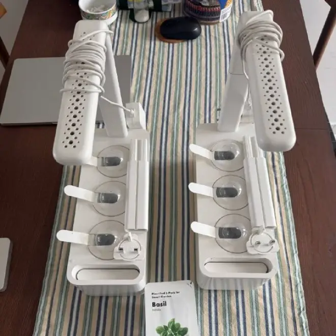 Две станции Click & Grow Smart Garden