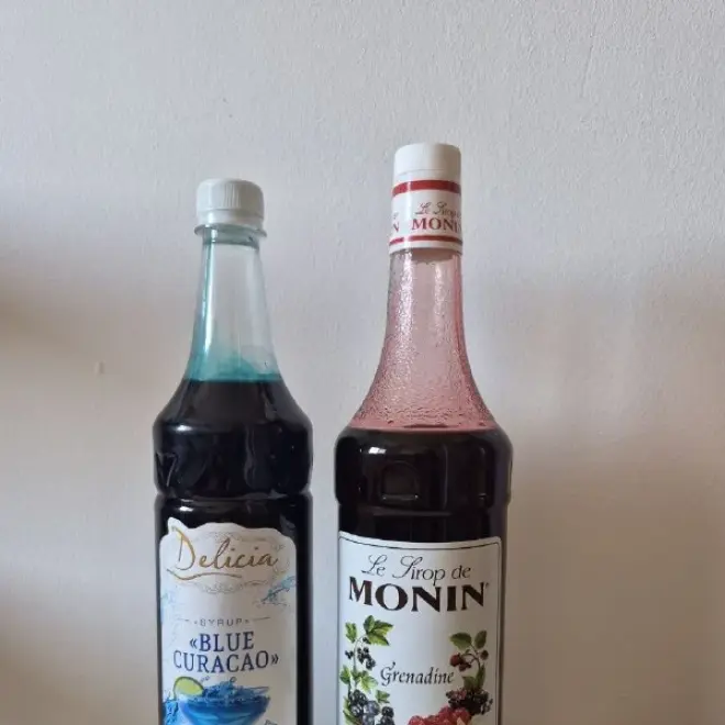 Безалкогольные сиропы Delicia Blue Curaçao и Monin Grenadine
