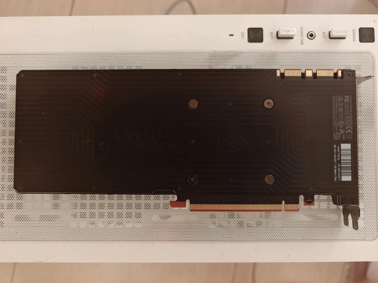 NVIDIA TITAN Xp 12GB Founders Edition (с коробкой)