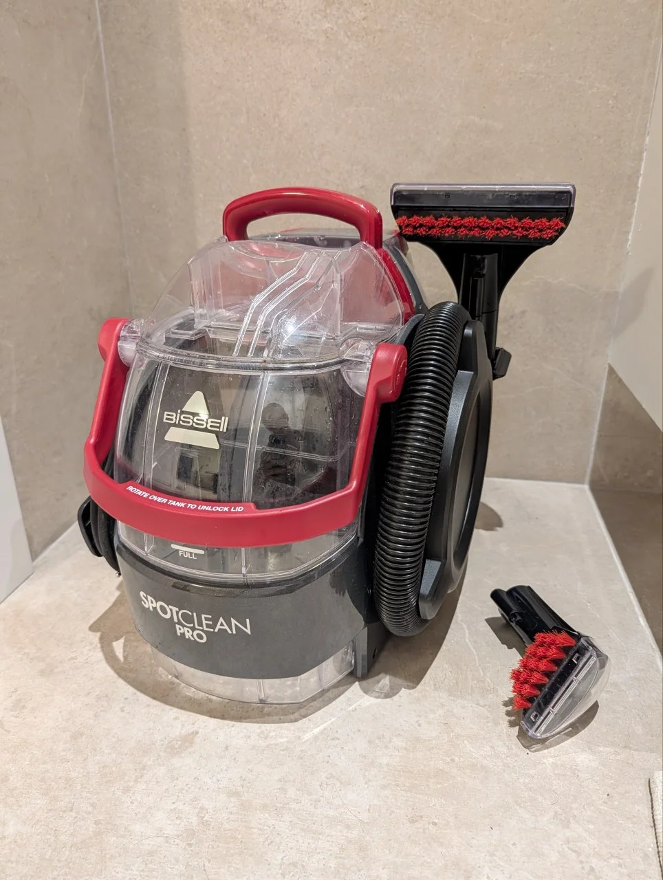 Моющий пылесос Bissell SpotClean Pro