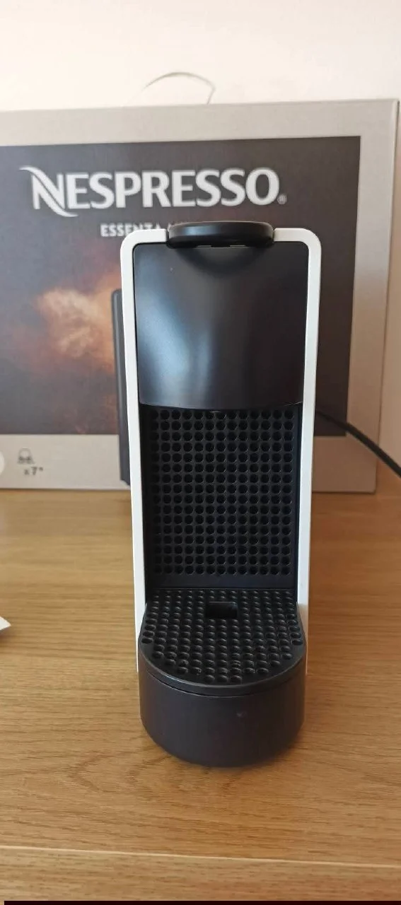 Капсульная кофемашина Nespresso Essenza Mini C30