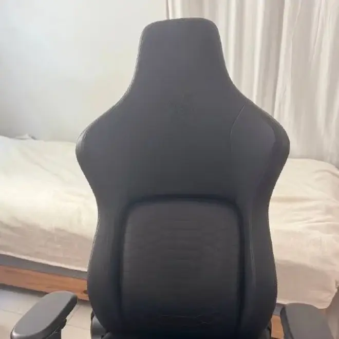 Компьютерное кресло Razer Iskur