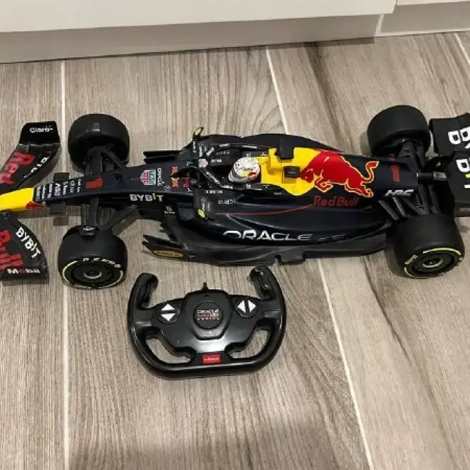 Машинка на радиоуправлении Red Bull Racing RB18 RC (Rastar)