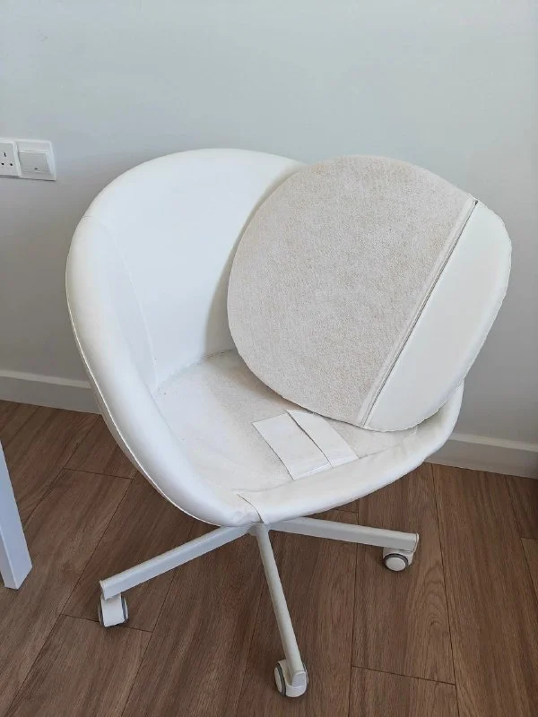 Белое кресло IKEA SKRUVSTA