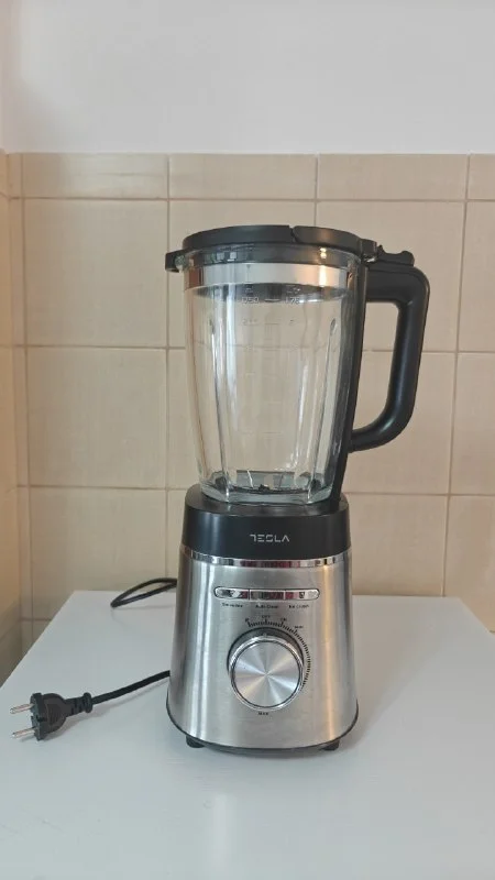 Блендер Tesla BL601BX