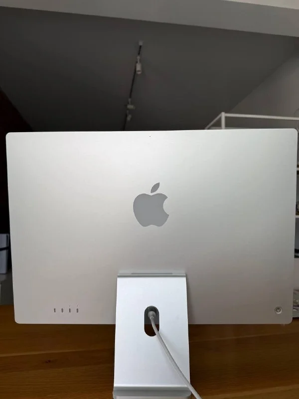 Apple iMac 24 (2021) на M1