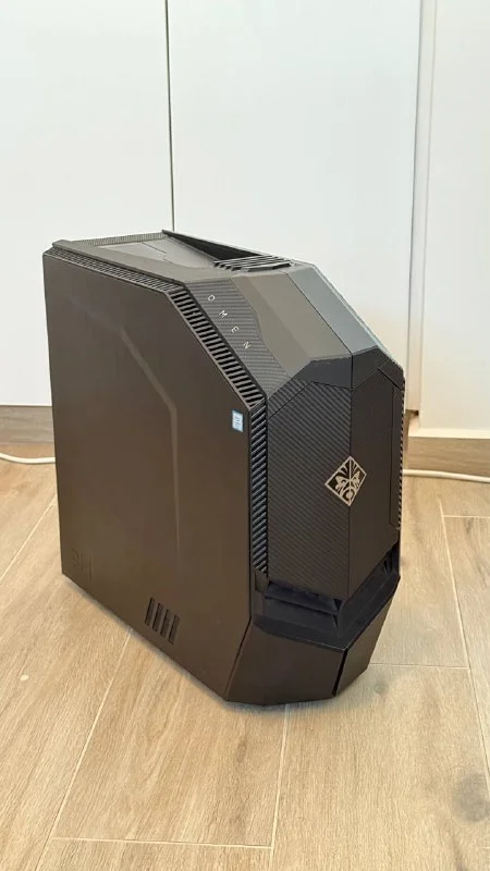 HP OMEN 880 Gaming PC — i7-7700K / GTX 1080 8GB / 32GB RAM