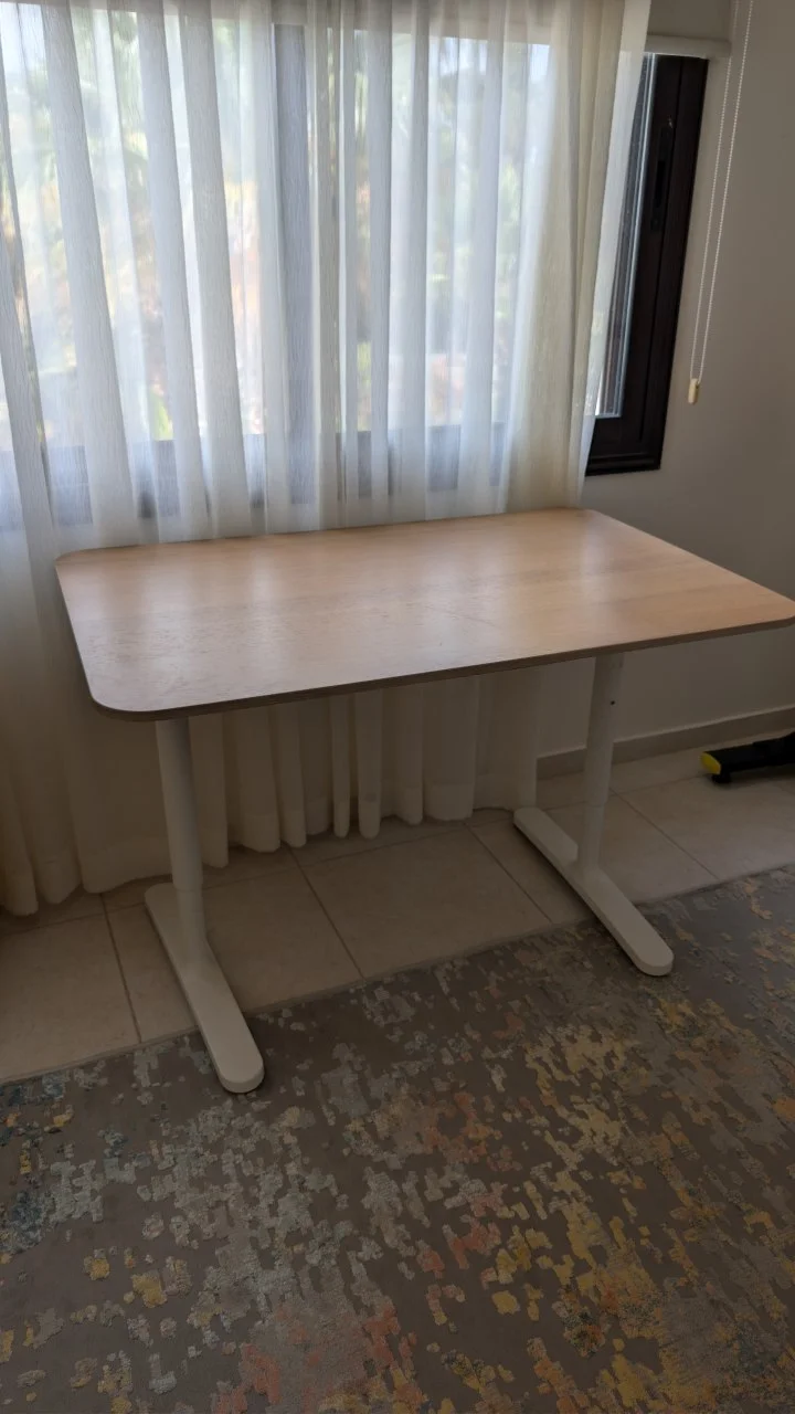 Стол IKEA BEKANT