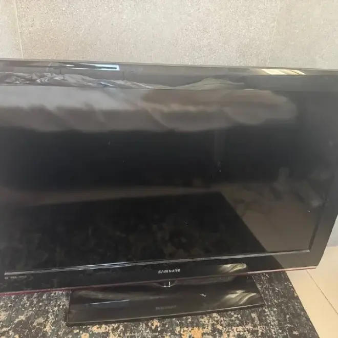 Телевизор Samsung 40 дюймов Full HD