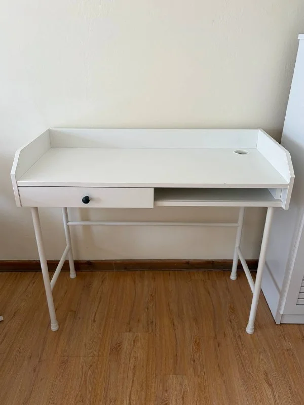 Стол IKEA Hauga